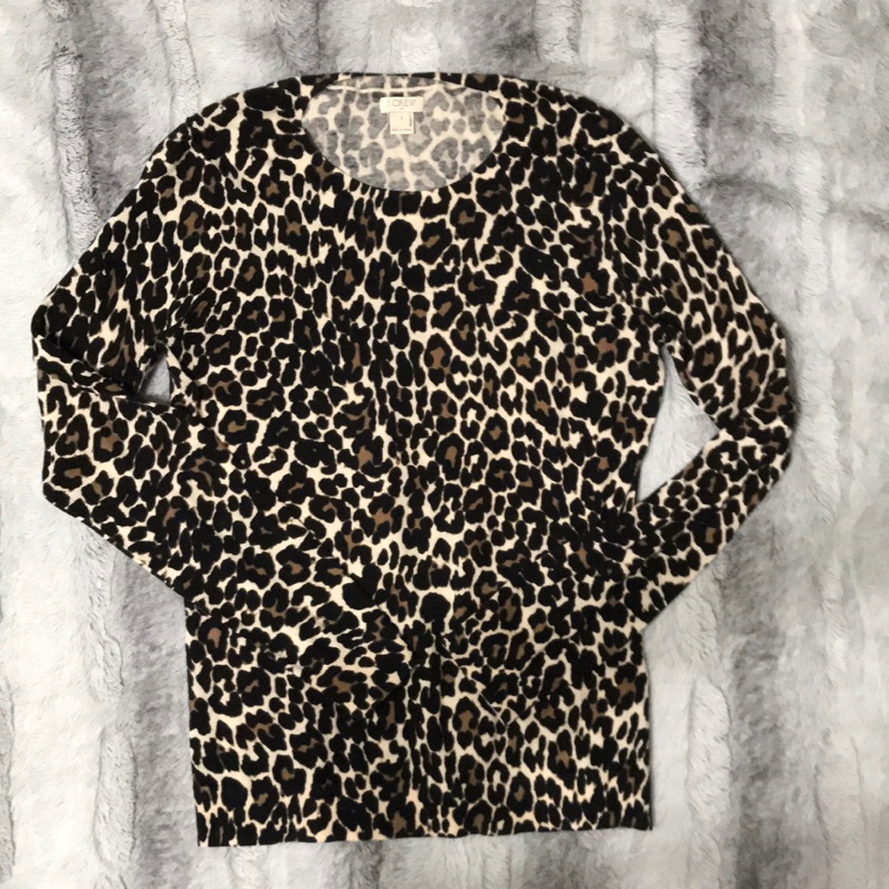 J Crew leopard print 100% cotton lightweight crew neck sweater.  Size small